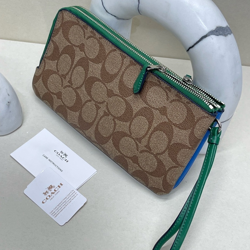 (new+tag) Coach large double zip wristlet wallet color lock monogram signature